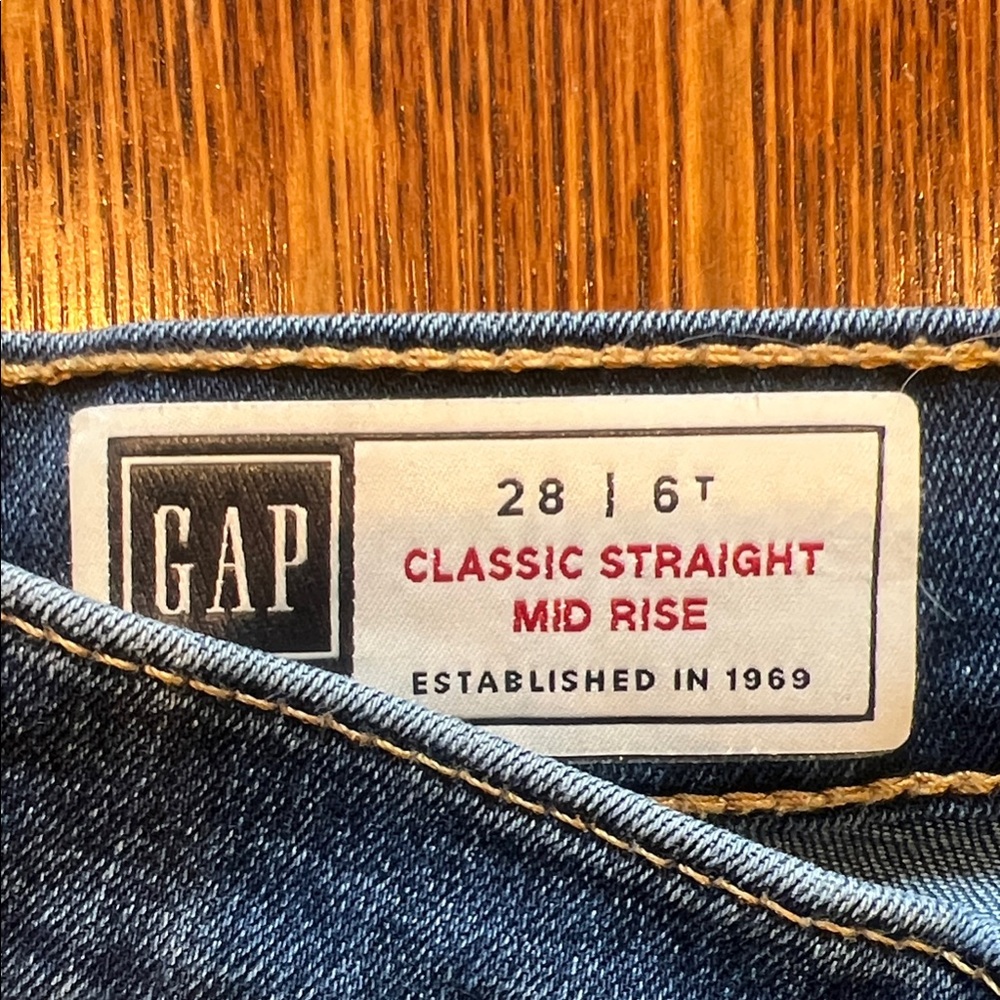 GAP Women’s Classic Straight Mid-rise Jeans - Classic Blue. 6 Tall (long)